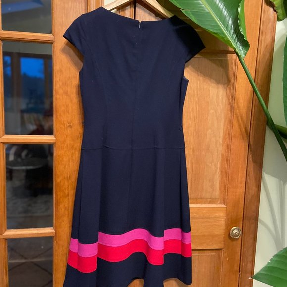 Anne Klein AK Blue Color Banded Hem Swing Career Dress, size 4 - Picture 3 of 6